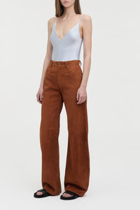 Amoret Barrel-leg Jean in Cognac Suede
