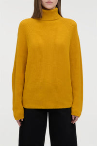 Wigman Knit Turtleneck Sweater in Golden Birch Cashmere