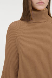 Wigman Knit Turtleneck Sweater in Camel Cashmere