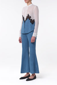 ライトブルーのリサイクルコットンリネンデニムのケティレーストップ