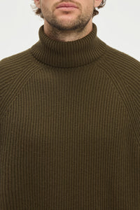 Wigman Knit Turtleneck Sweater in Olive Cashmere