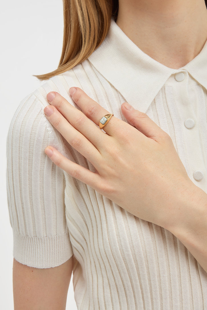 Small Ring in 18K Yellow Gold & Howlite Stone