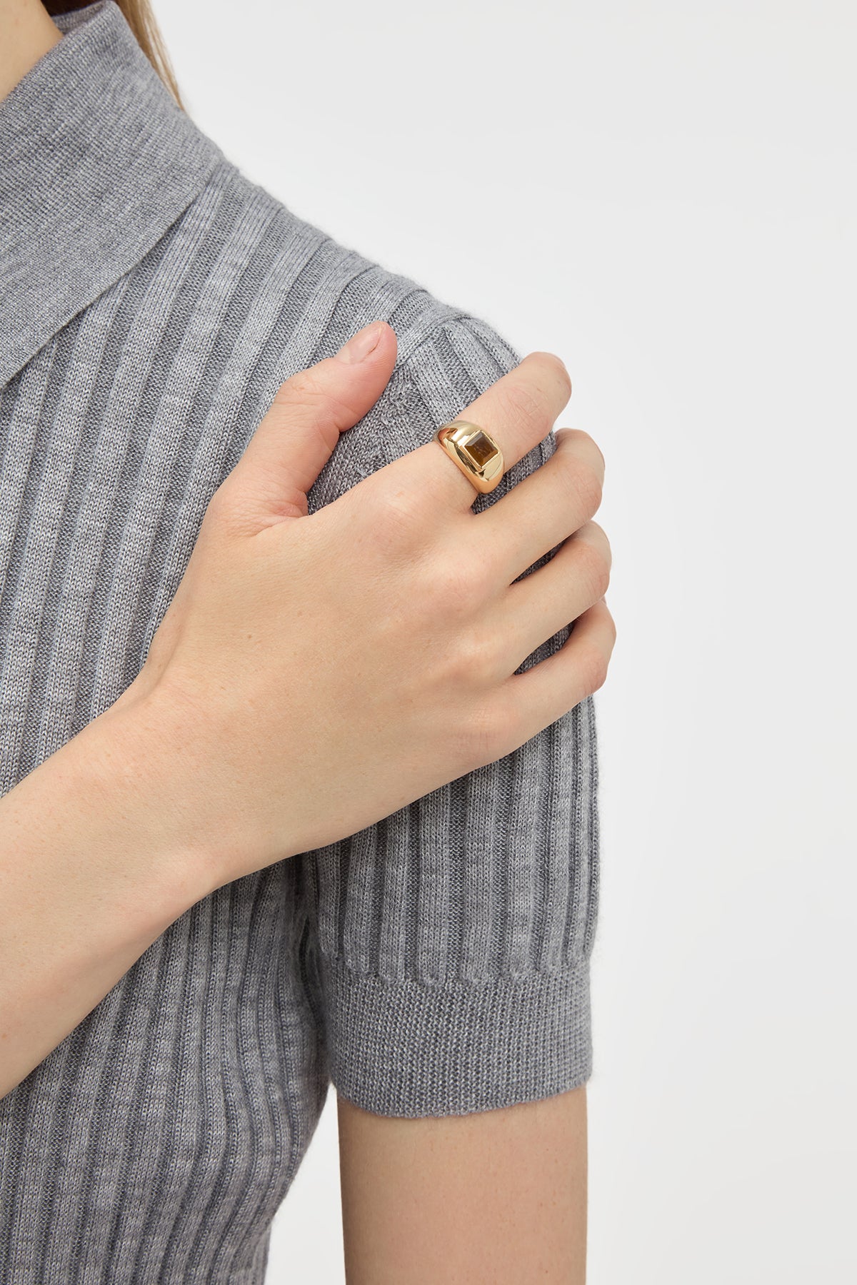 Medium Ring in 18K Yellow Gold & Tiger's Eye Stone