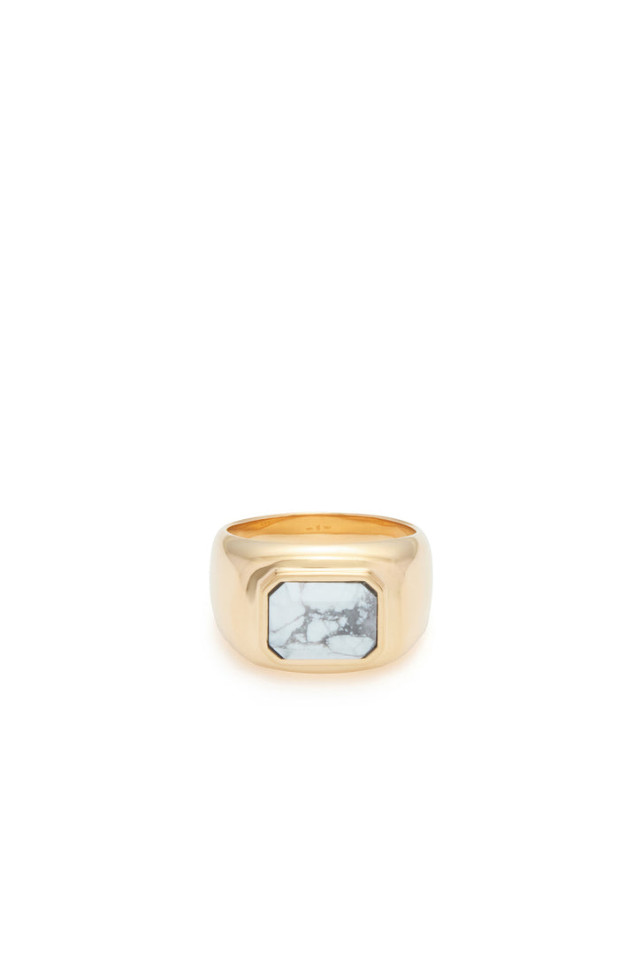 Large Ring in 18K Yellow Gold & Howlite Stone