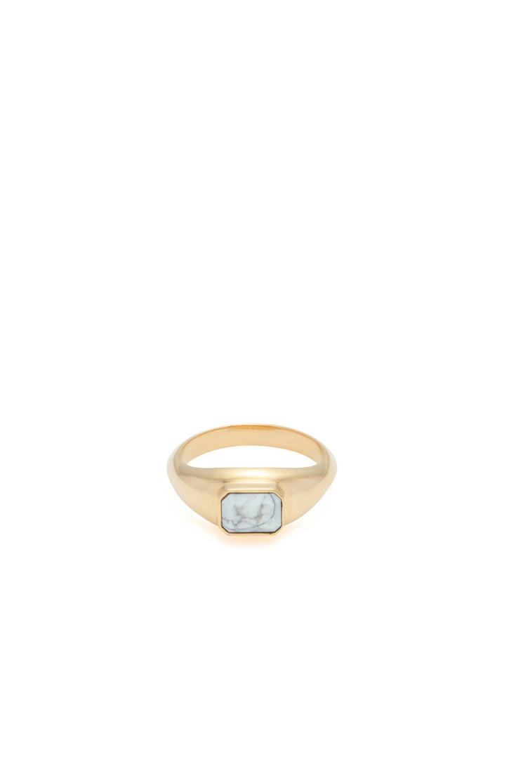 Small Ring in 18K Yellow Gold & Howlite Stone