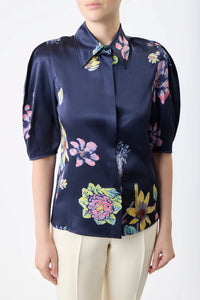 ダークネイビーのマルチプリントシルクのサンシトップ