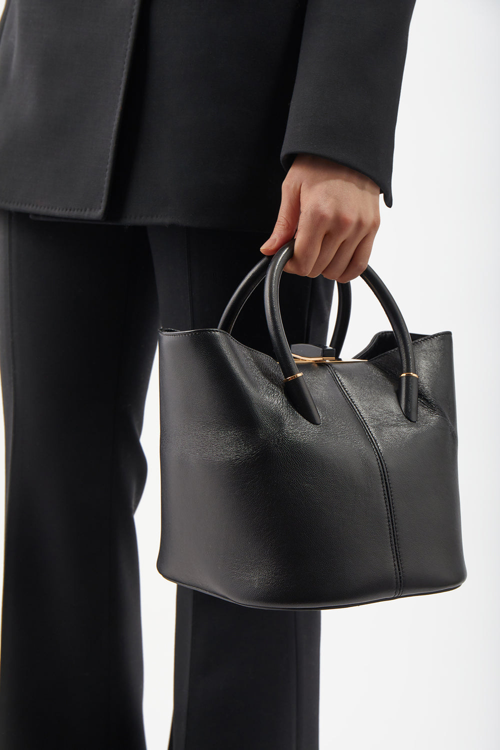 Baez Bag in Black Nappa Leather