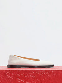 Kati Ballerina Flat Shoe in Cream Leather