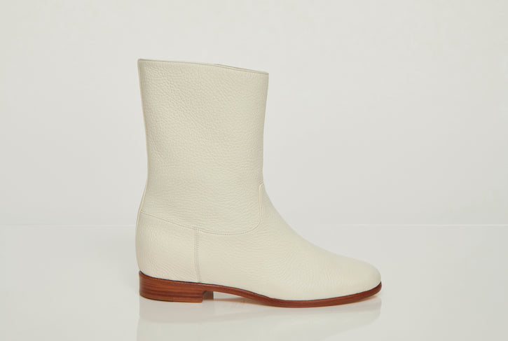アイボリーテクスチャードレザーのティナブーツ