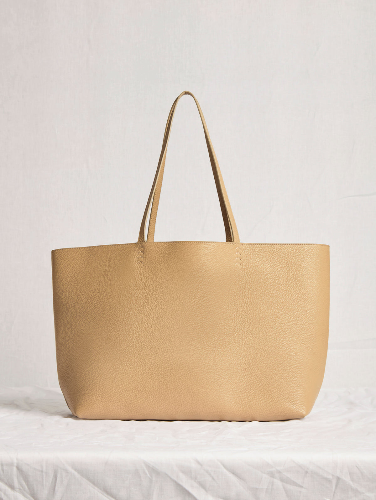 Avebury Tote Bag in Rosa Textured Leather