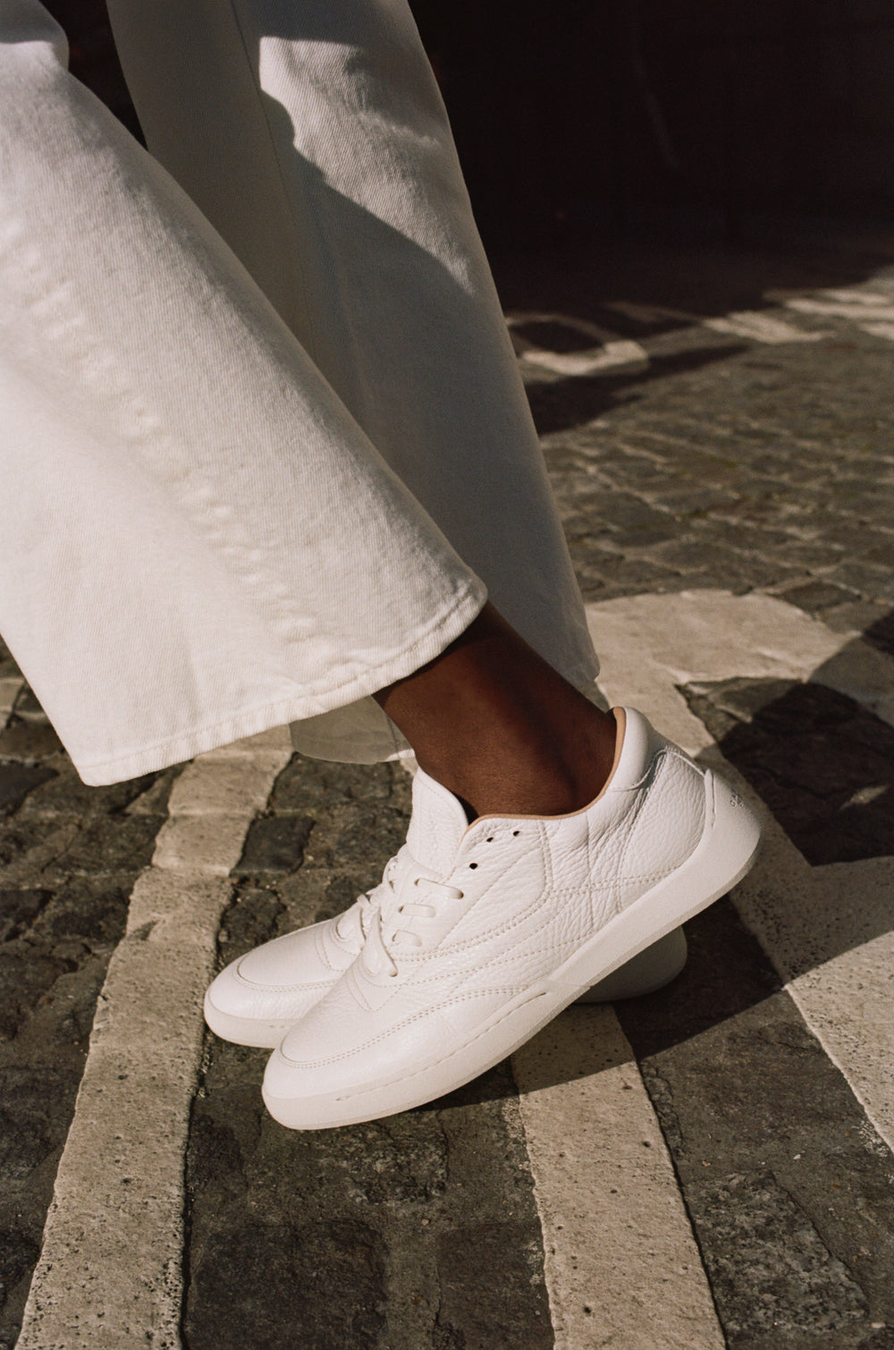 ホワイトテクスチャードレザーのオハイオ スリッポンスニーカー