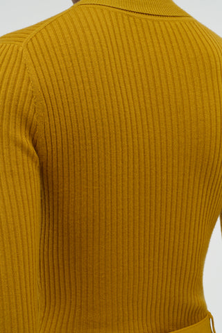 Golden Birch Cashmere Silk Turtleneck - Ribbed Knit Detail Close-Up | Gabriela Hearst