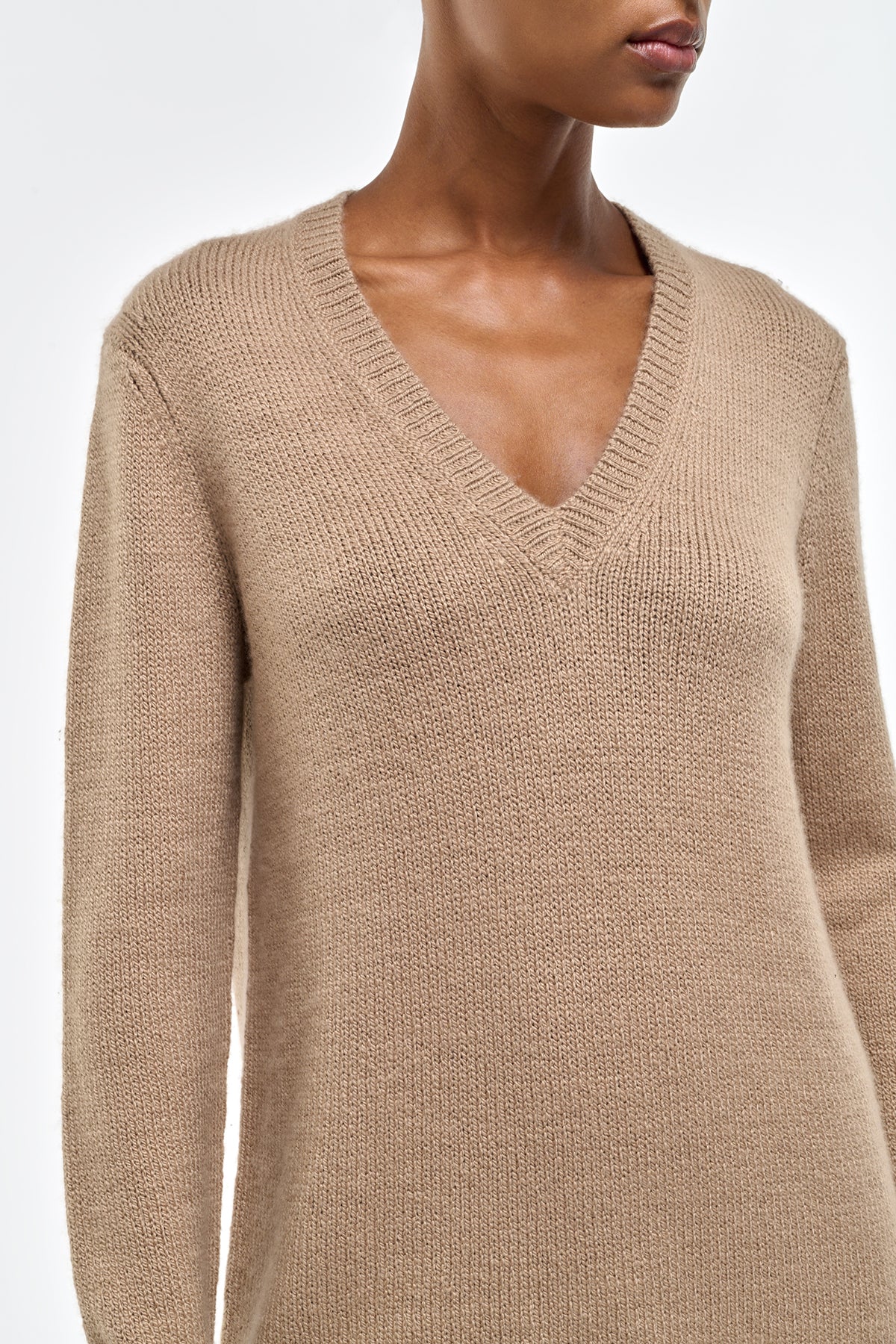 Vesper Knit V-Neck Sweater in Camel Cashmere