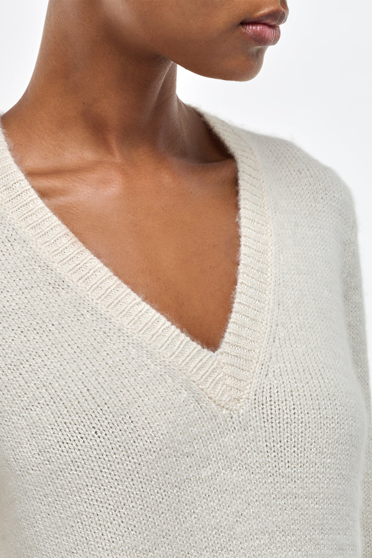 Isiah Knit Sweater in Ivory Cashmere