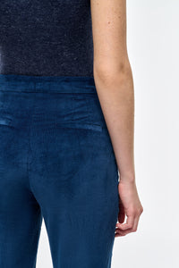 エレクトリックネイビーシーアイランドコットンコーデュロイのベスタパンツ