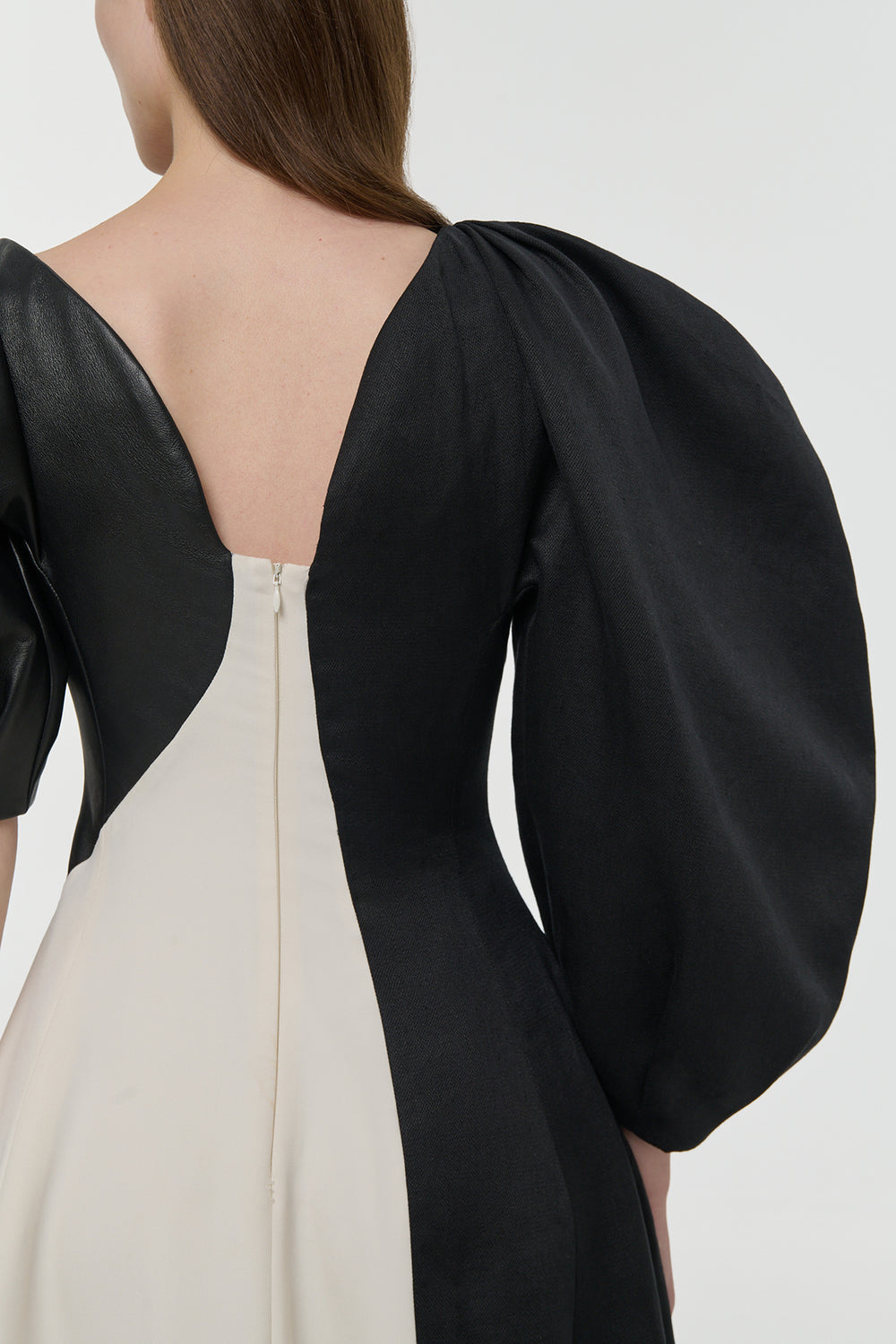 Sephir Maxi Dress In Ivory Silk Wool Cady & Black Linen Slub & Leather