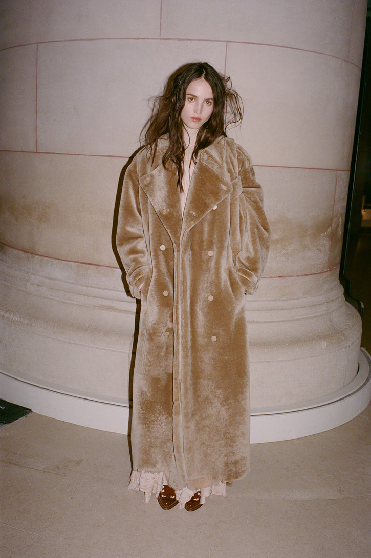 Tellus Trench Coat in Champagne Shearling