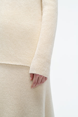 Ward Knit V-Neck Sweater in Ivory Silk