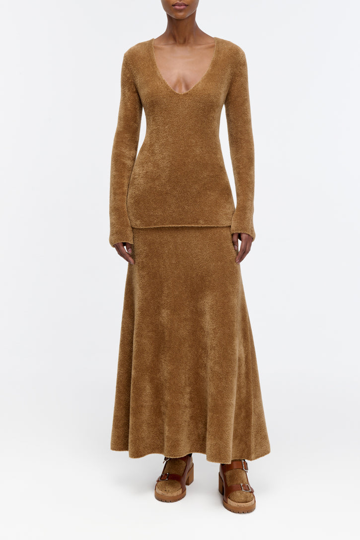 Ward Knit V-Neck Sweater in Mid Camel Silk