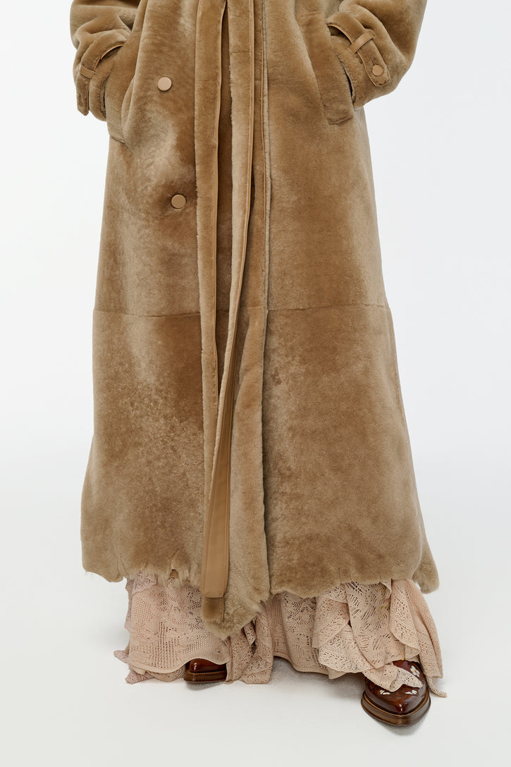 Tellus Trench Coat in Champagne Shearling