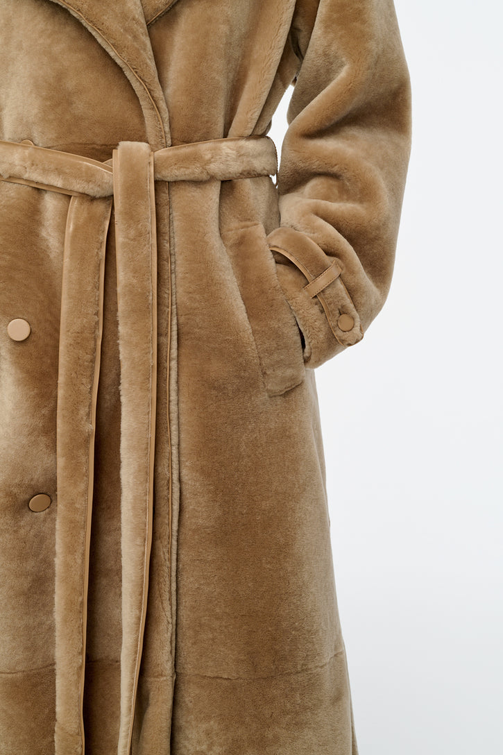 Tellus Trench Coat in Champagne Shearling