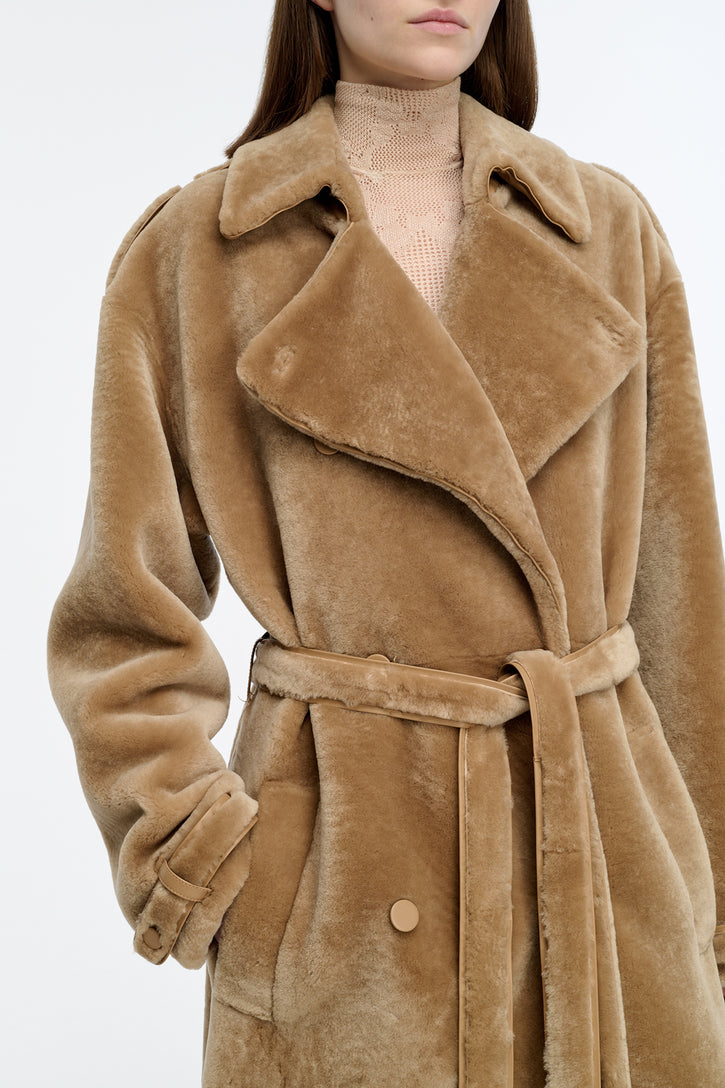 Tellus Trench Coat in Champagne Shearling
