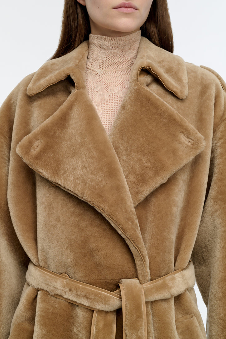 Tellus Trench Coat in Champagne Shearling