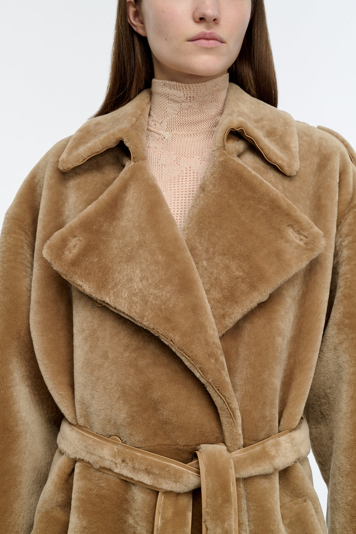 Tellus Trench Coat in Champagne Shearling