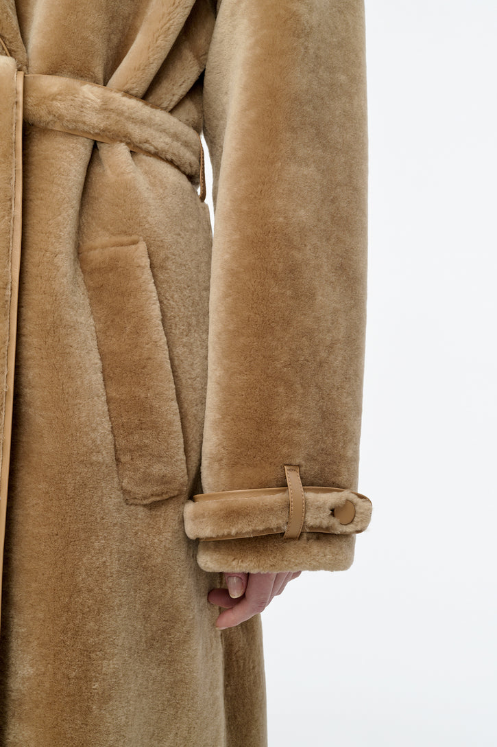 Tellus Trench Coat in Champagne Shearling
