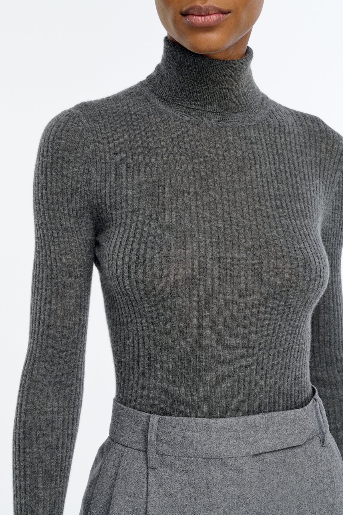 Peppe Knit Turtleneck in Smoke Cashmere Silk