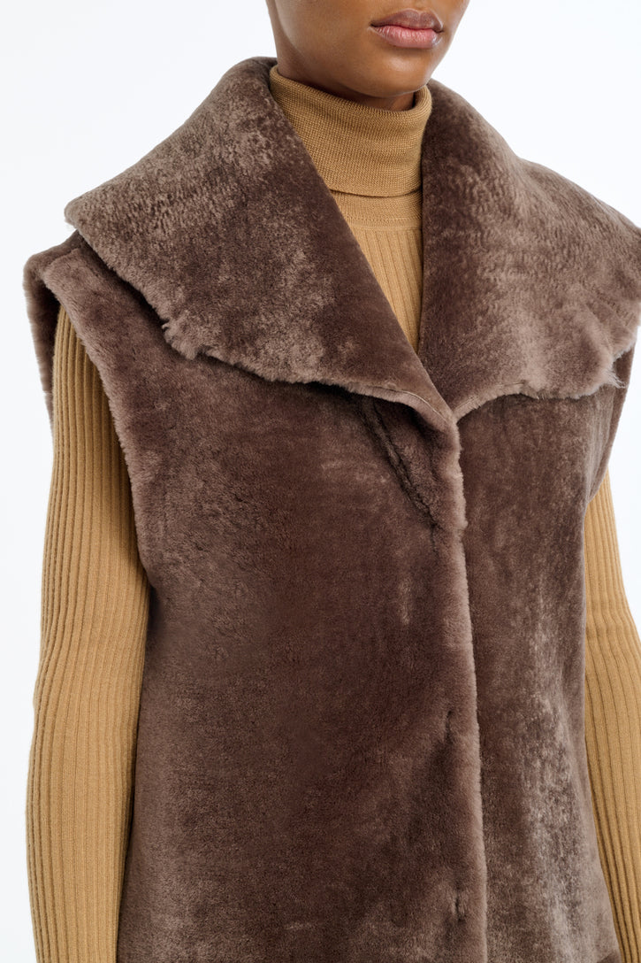 Smith Raw Cut Coat Liner in Mocha Shearling