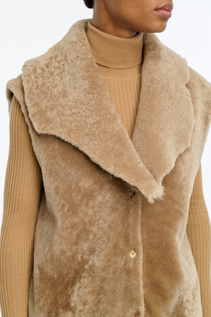 Diviner Raw Cut Jacket Liner in Champagne Shearling