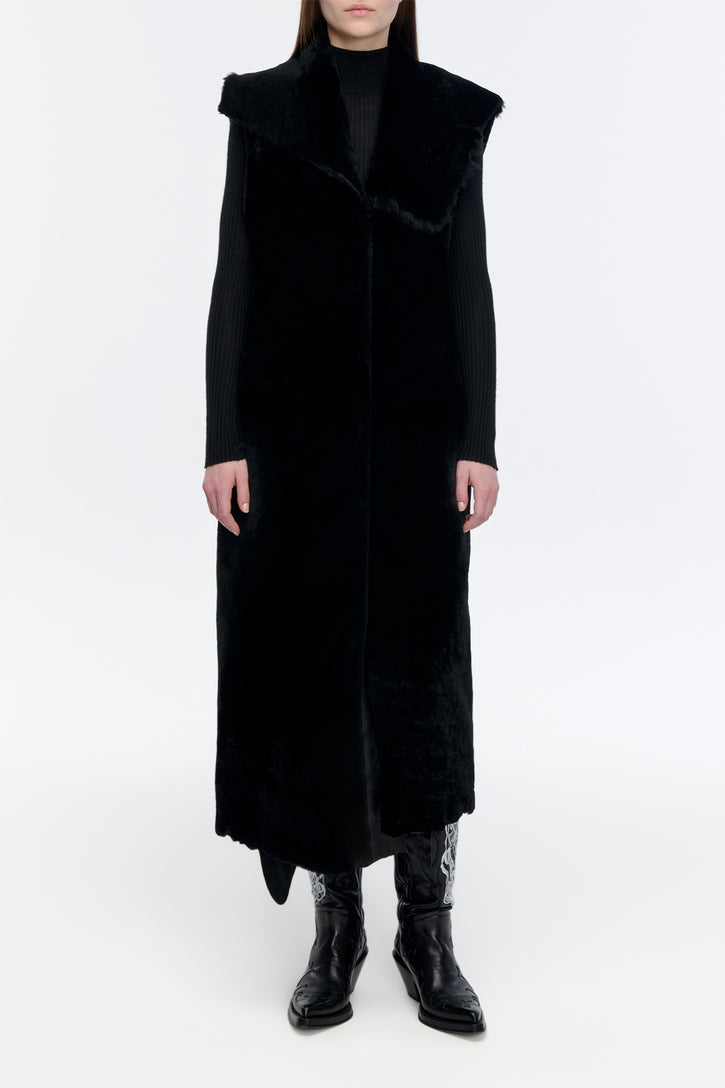 Smith Raw Cut Coat Liner in Black Shearling