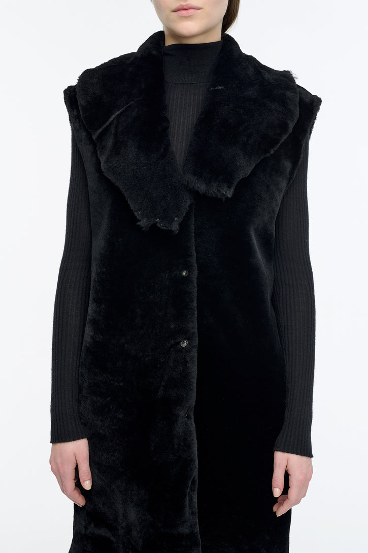 Diviner Raw Cut Jacket Liner in Black Shearling