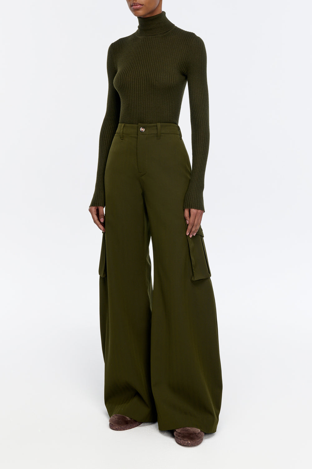 Peppe Knit Turtleneck Sweater in Olive Cashmere