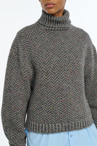 Courtney Turtleneck Sweater in Charcoal Multi Aran Cashmere