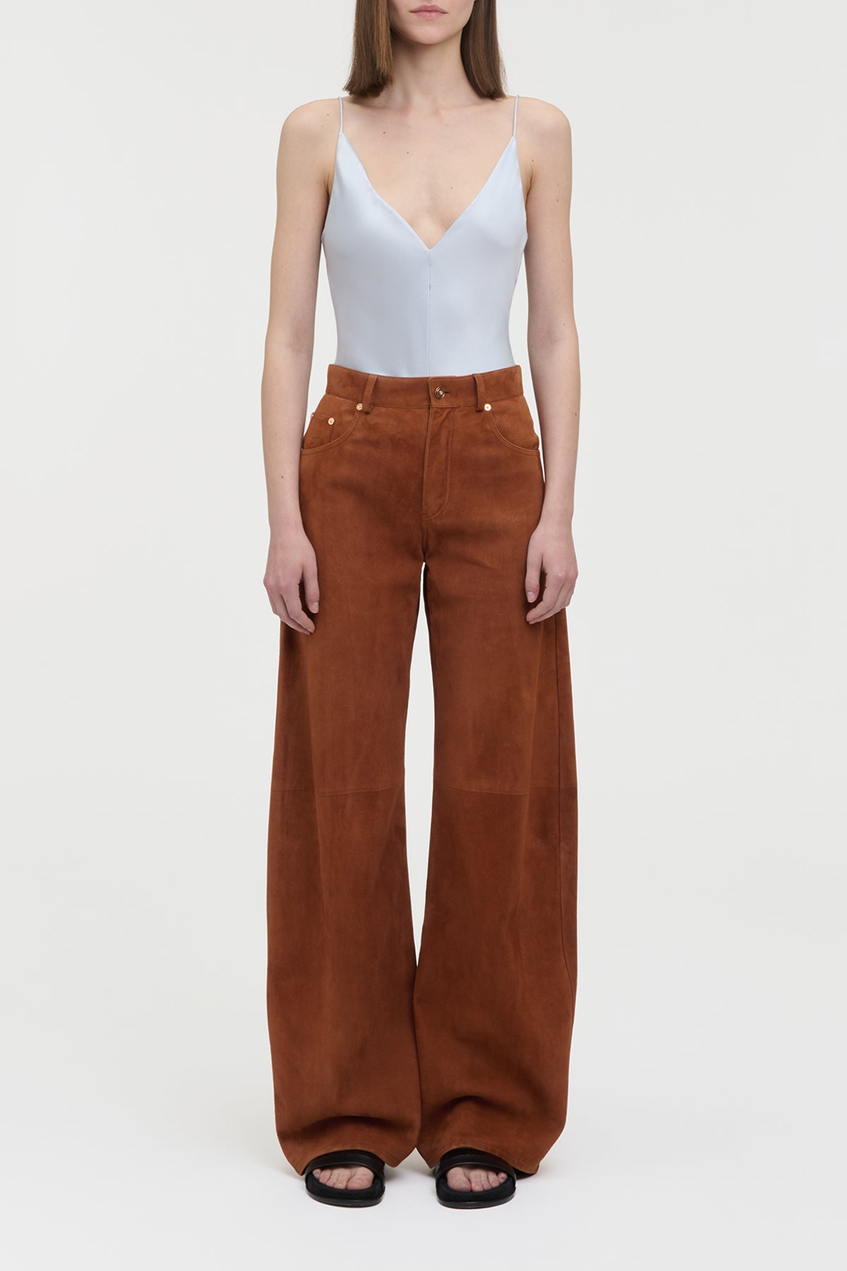 Amoret Barrel-leg Jean in Cognac Suede