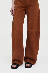 Amoret Barrel-leg Jean in Cognac Suede