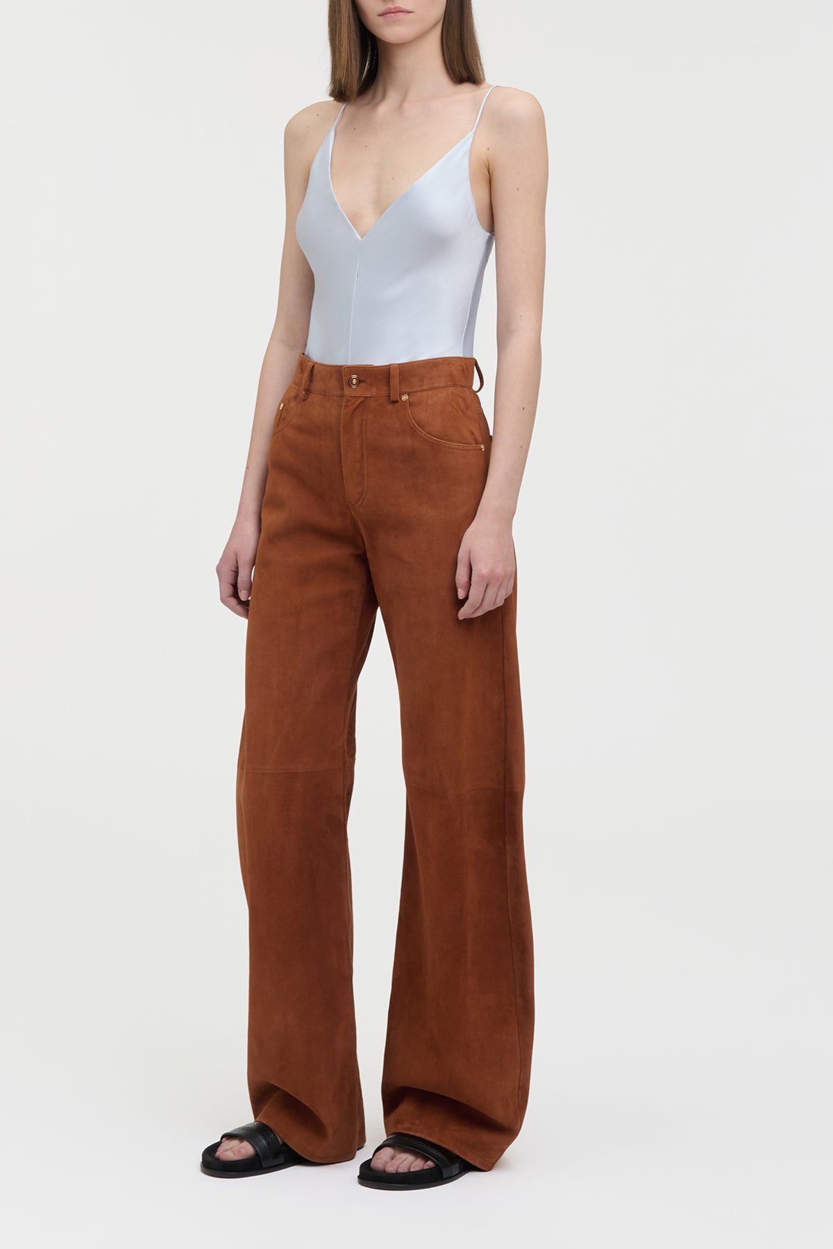 Amoret Barrel-leg Jean in Cognac Suede