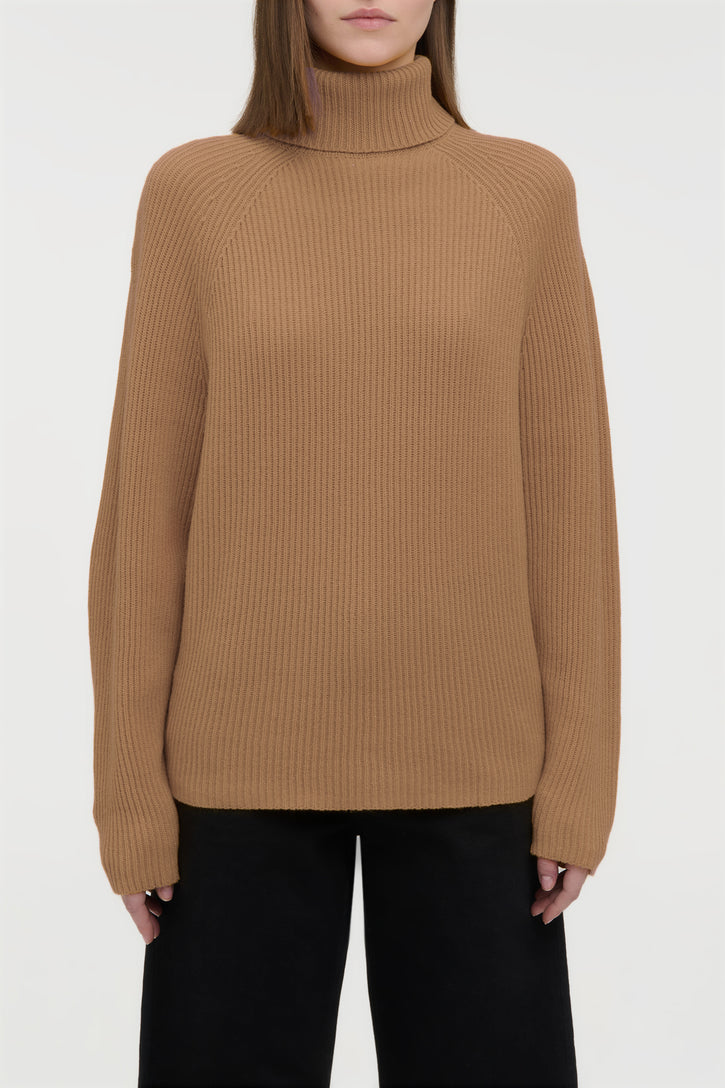Wigman Knit Turtleneck Sweater in Camel Cashmere