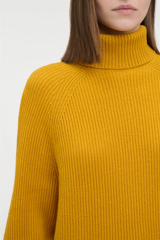 Wigman Knit Turtleneck Sweater in Golden Birch Cashmere