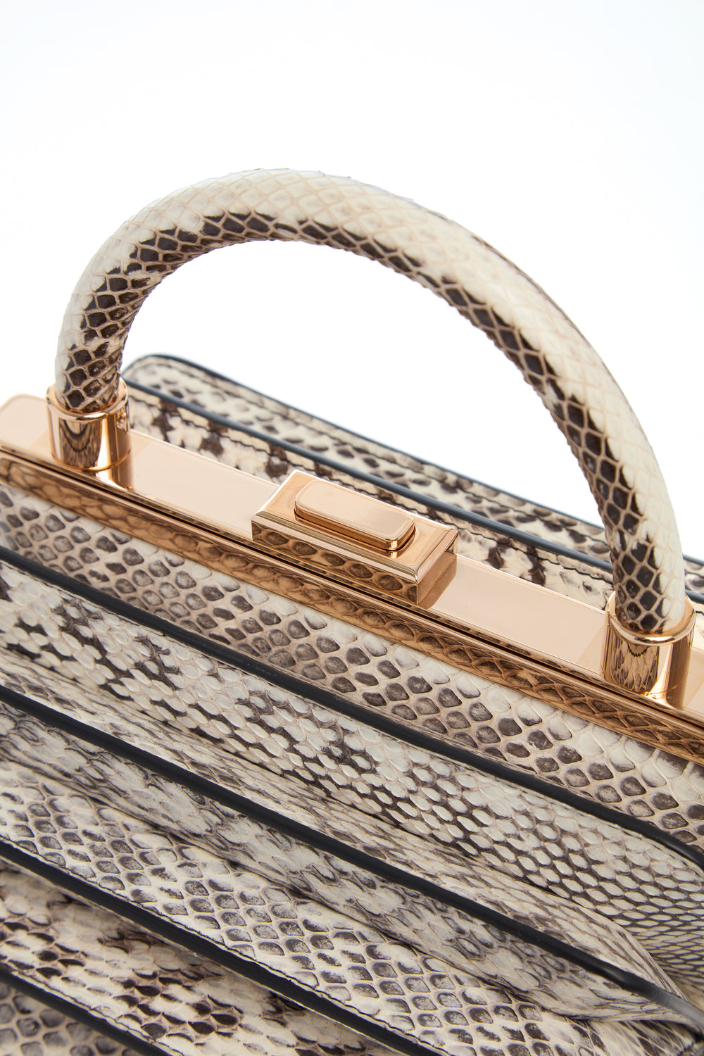 ブラック＆ホワイト スネークスキン ダイアナ バッグ