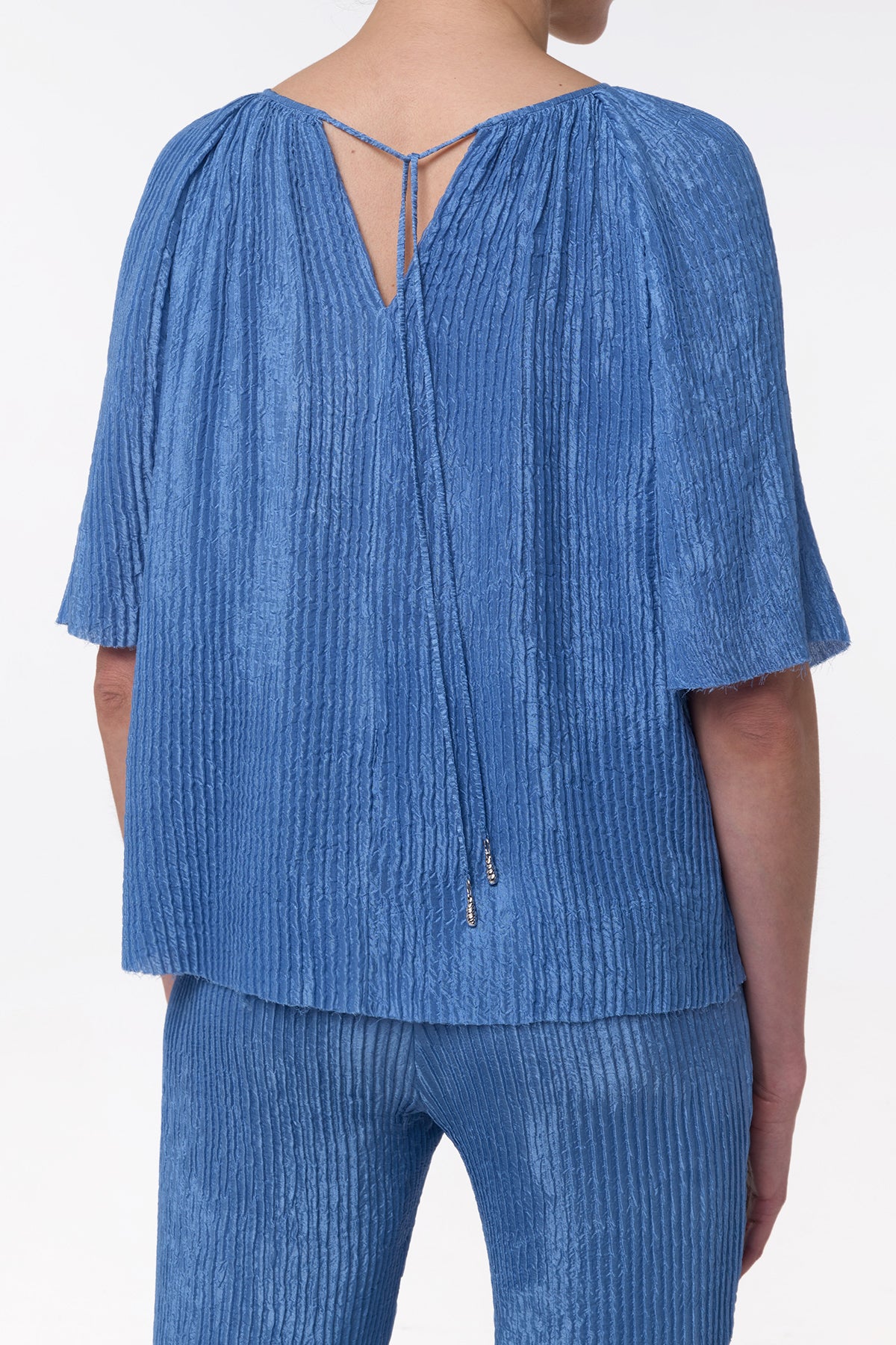 Nula Top in Sky Plisse Silk