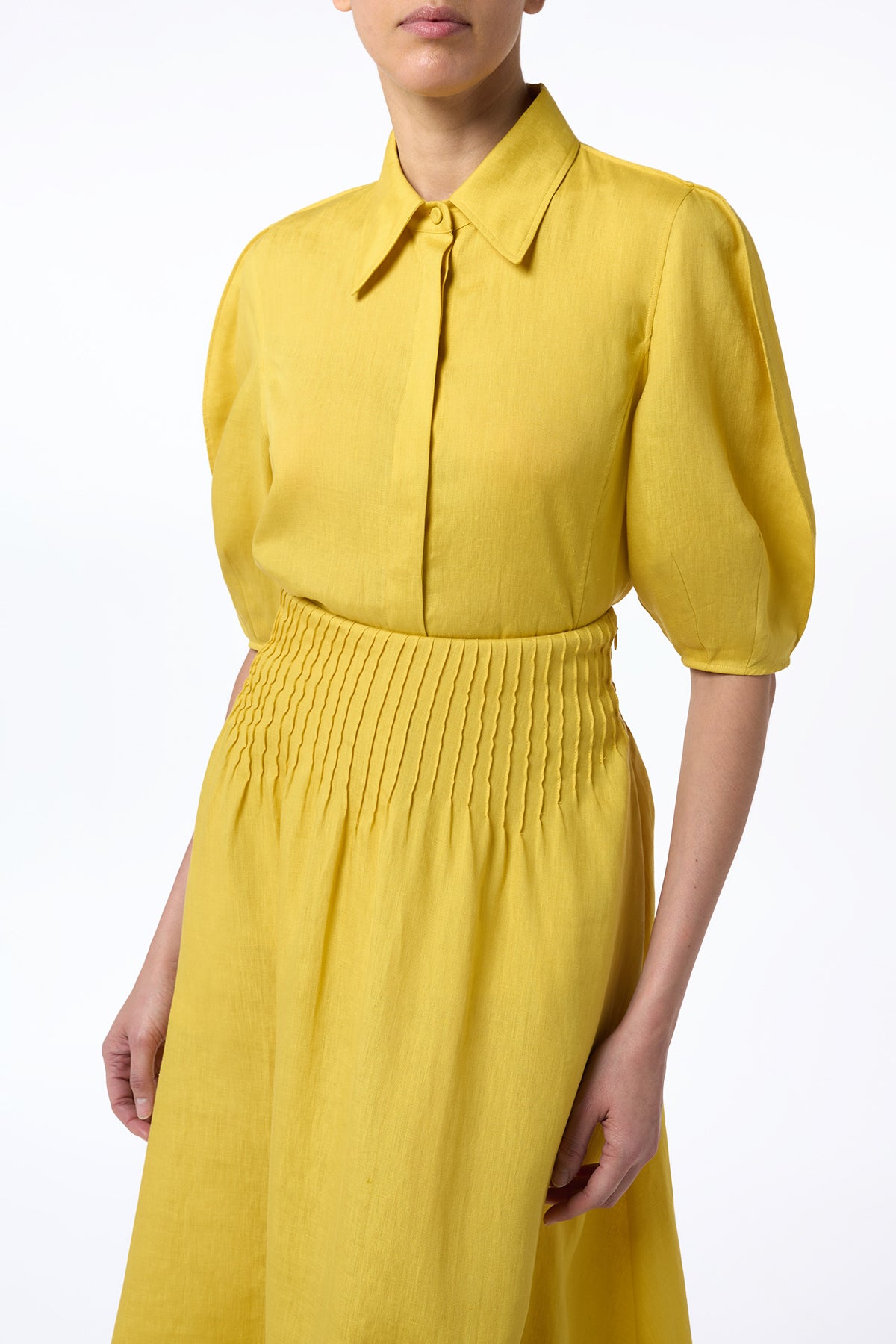 Sansi Top in Goldenrod Aloe Linen