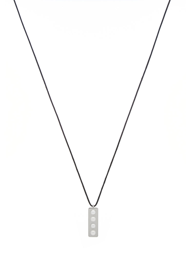 Bar Necklace in Platinum with Pearls