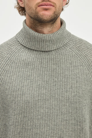Wigman Knit Turtleneck Sweater in Heather Grey Cashmere