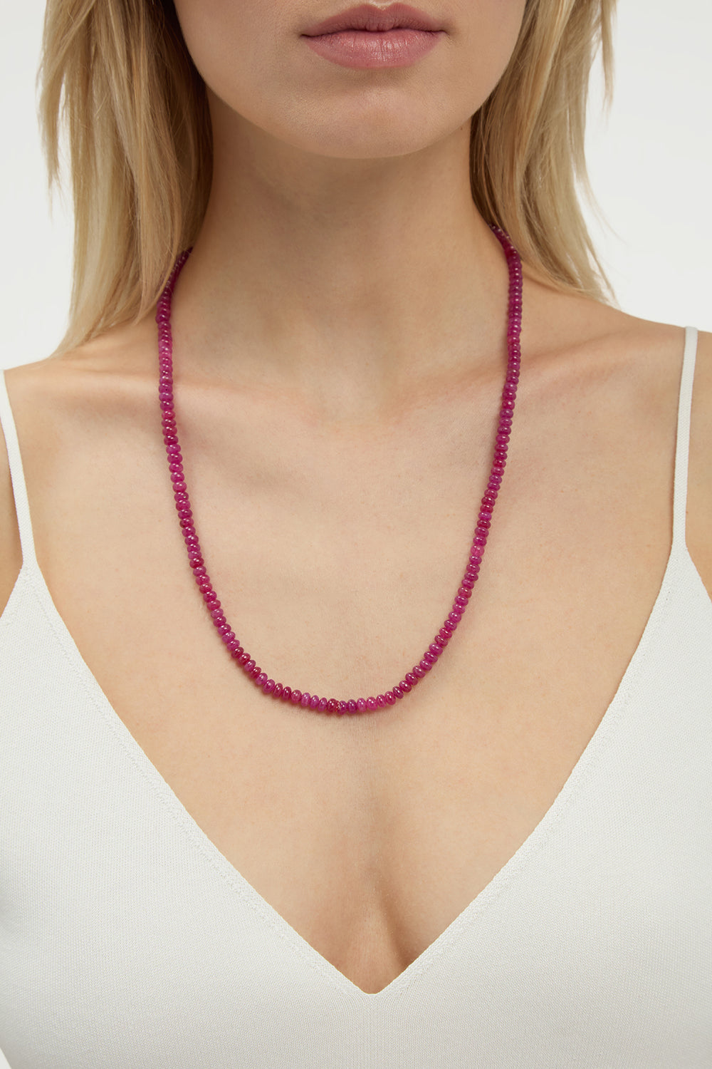 ルビーのビーズネックレス（ミディアムビーズ）