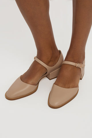 Riley Sandal in Nude Leather