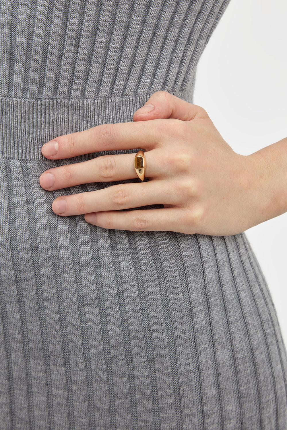 18Kイエローゴールドとタイガーアイストーンの小さなリング