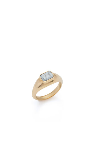 Small Ring in 18K Yellow Gold & Howlite Stone